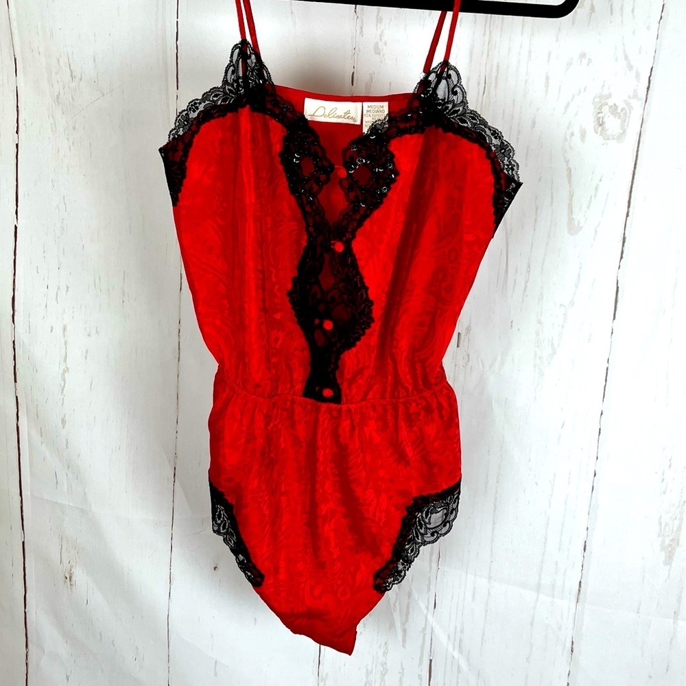 Vintage red satin teddy lingerie bodysuit with black lace & beads. Medium.